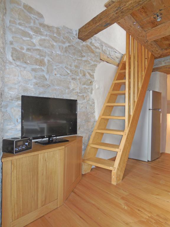 Stone House Apartments Brtonigla Exterior photo