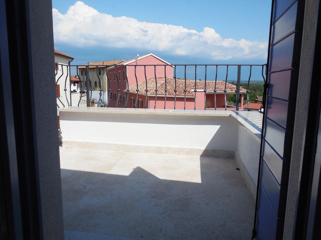 Stone House Apartments Brtonigla Exterior photo